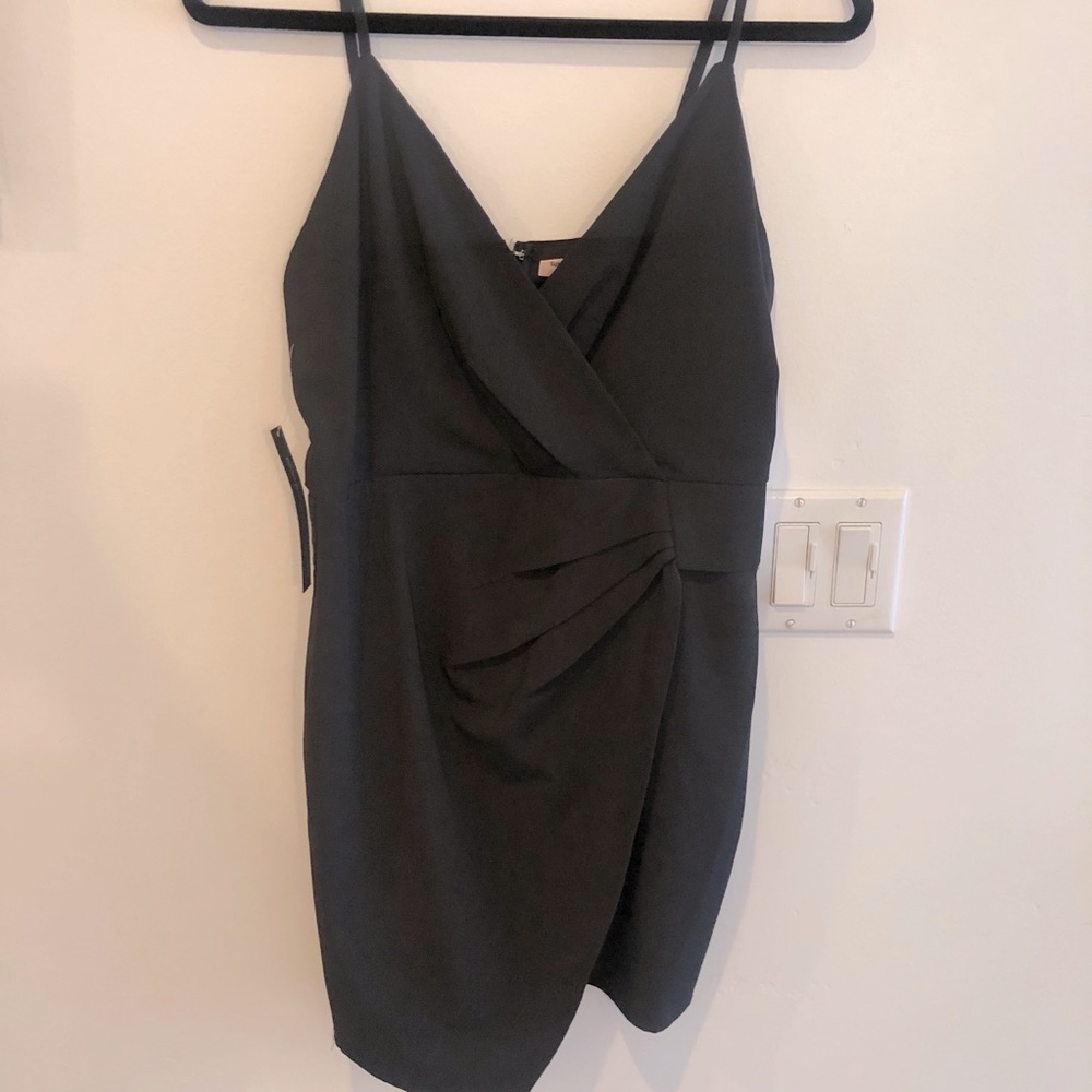 (NWT) women’s sunset + spring little black dress